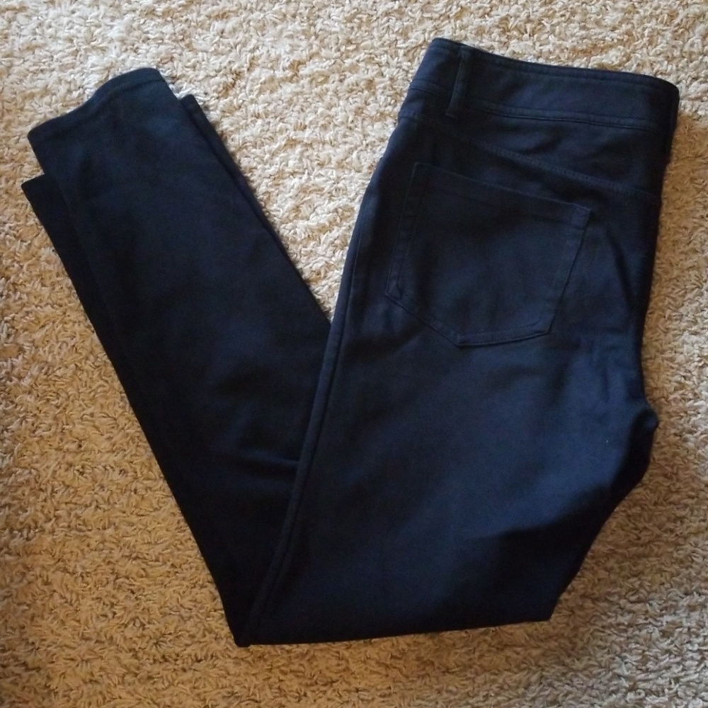 🌺Black Skinny pants